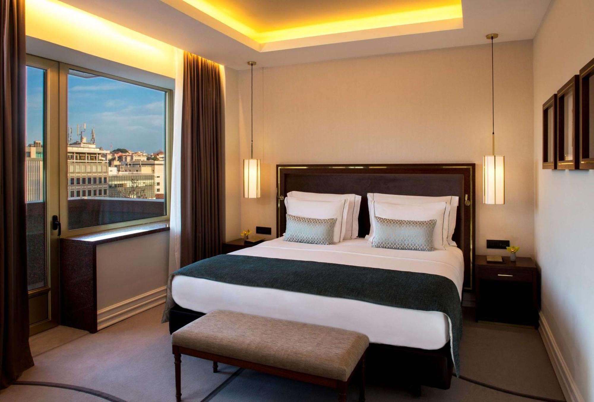 Tivoli Avenida Liberdade Lisboa - A Leading Hotel Of The World Экстерьер фото A bedroom at the Four Seasons Hotel, London