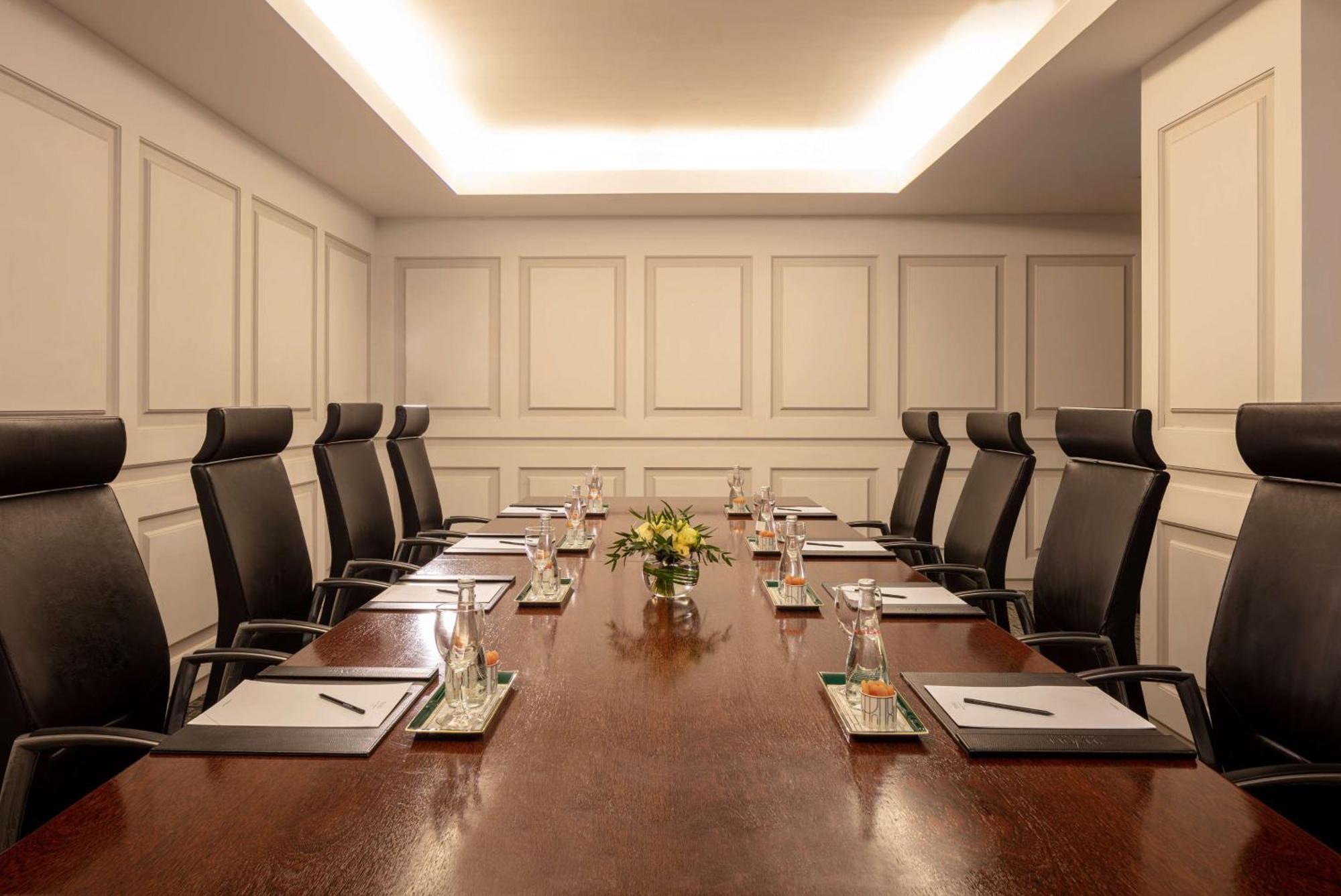 Tivoli Avenida Liberdade Lisboa - A Leading Hotel Of The World Экстерьер фото Boardroom at the Four Seasons Hotel, London
