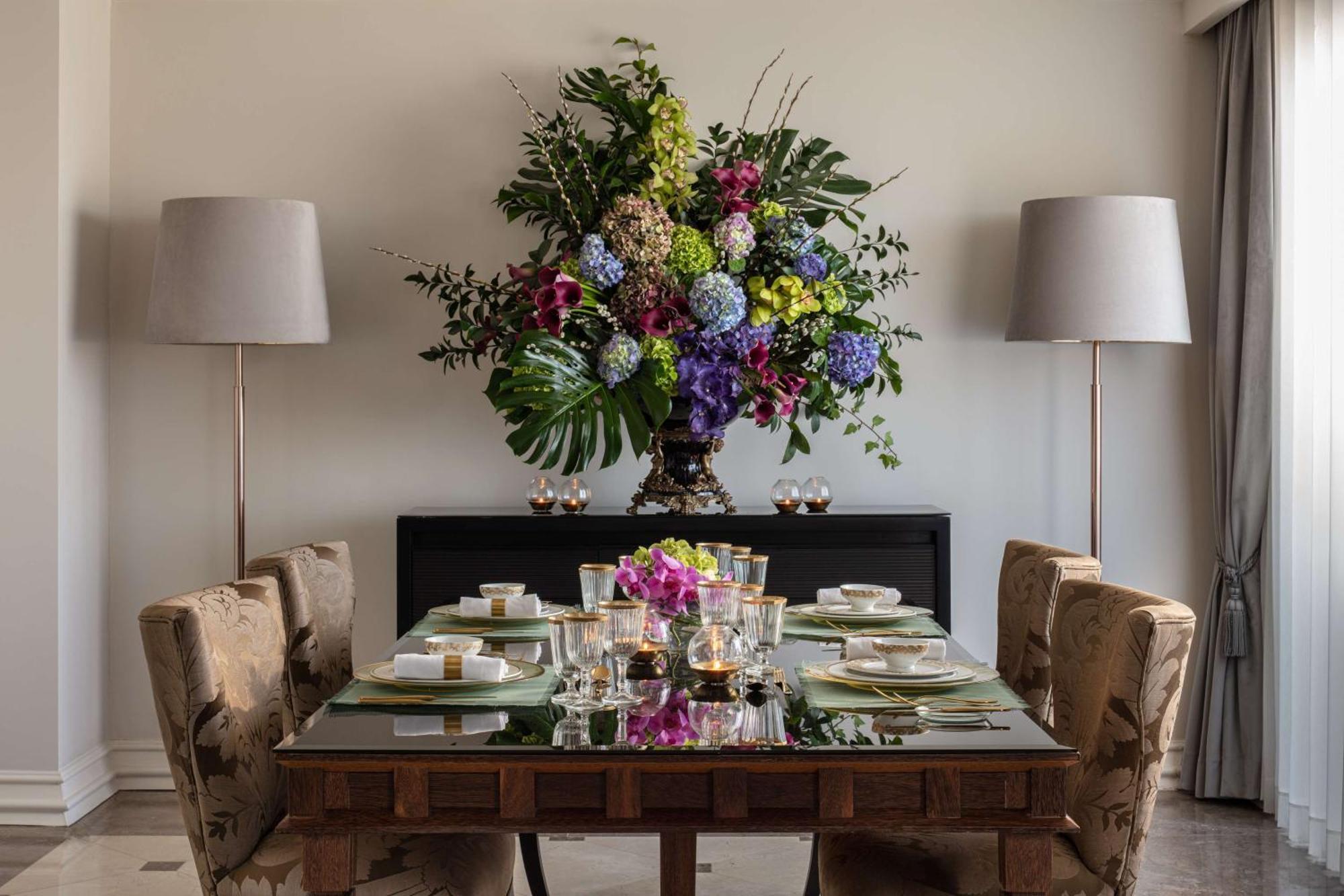Tivoli Avenida Liberdade Lisboa - A Leading Hotel Of The World Экстерьер фото A dining room table set for a meal